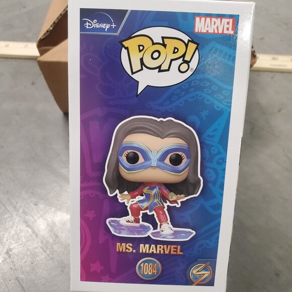 Funko Pop! Ms. Marvel 1084  Exclusive Bobble-Head Vinyl Collectible Figure - Picture 5 of 8